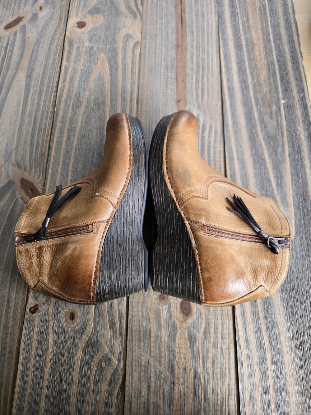 Dansko Veronica ankle booties, honey distressed leather Women’s Size 40 - Picture 7 of 11